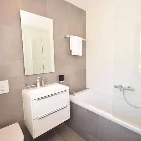 Modern With Swimming Pool Near Carvoeiro * Carvoeiro (Lagoa)